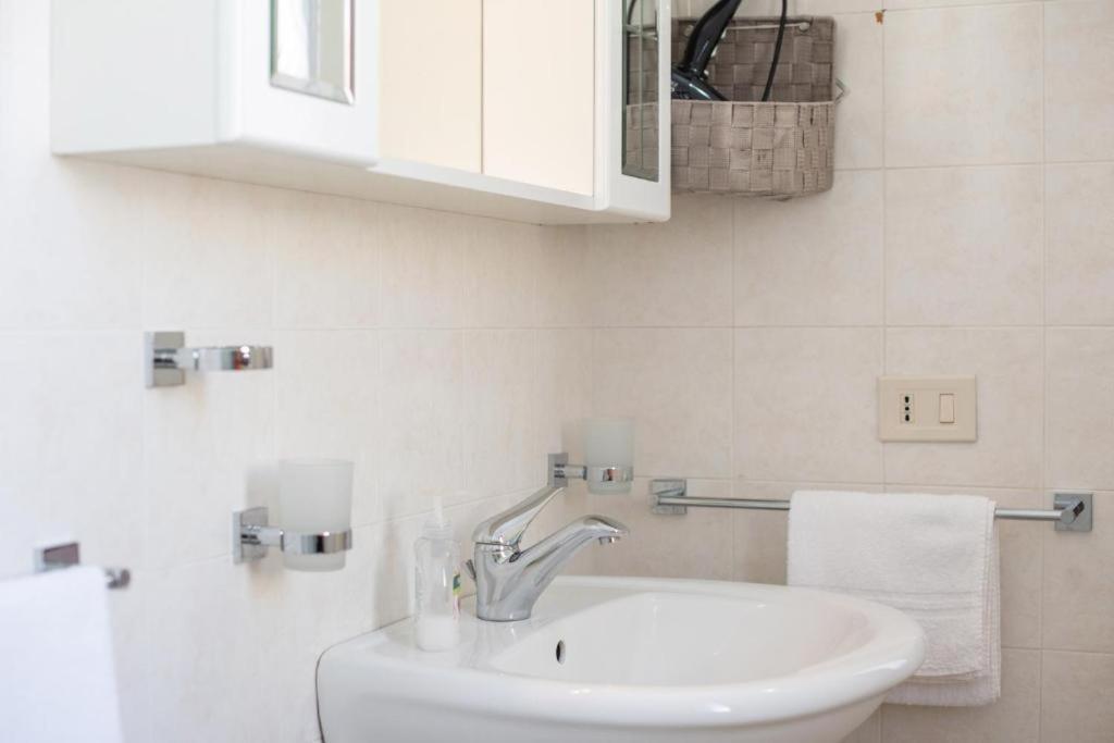 Casa Vita In Centro Balestrate Kültér fotó